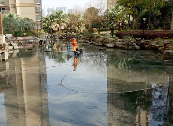 袁州景观池淤泥清理