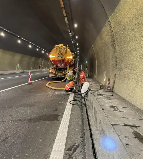 袁州隧道排水渠清淤